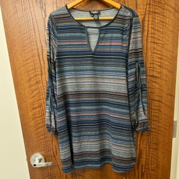 Papillon Blue Striped Cut‎ Out Sleeve Tunic Top - Picture 1 of 6
